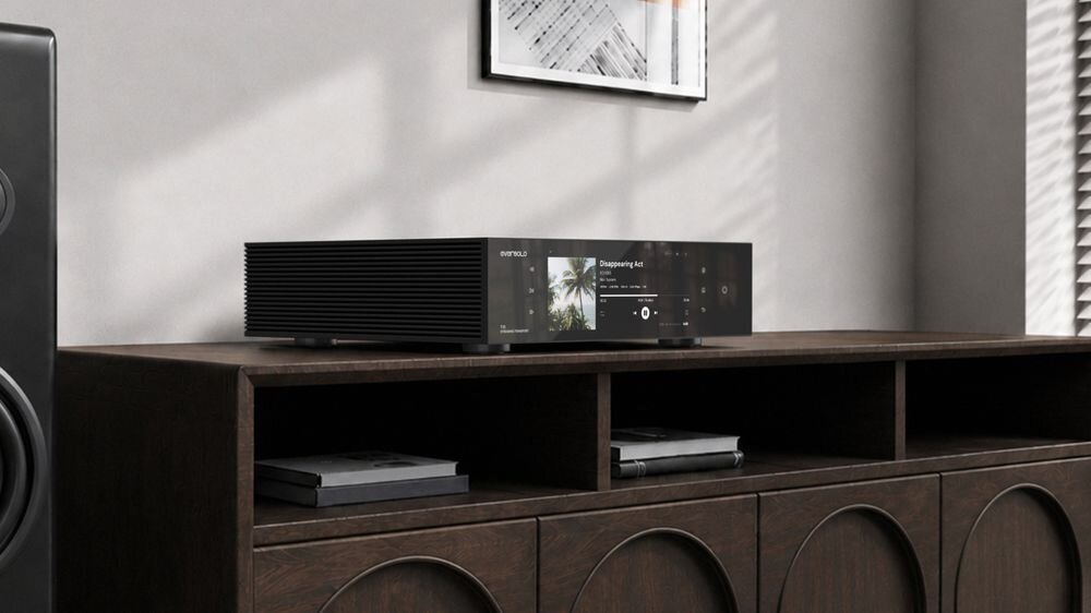 Odtwarzacz sieciowy EVERSOLO T10 do systemów audio z zewnętrznym przetwornikiem DAC i precyzyjną transmisją cyfrową, urządzenie stojące na komodzie