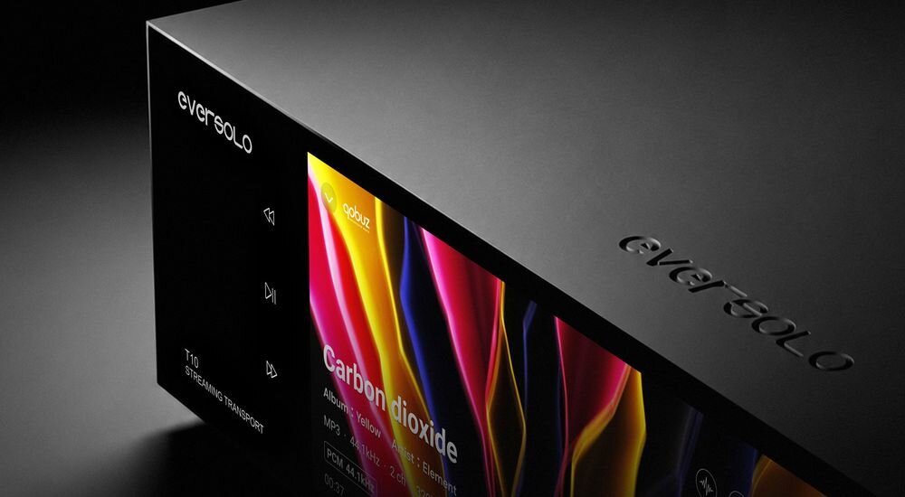 EVERSOLO T10 łączność Ethernet 2,5 Gb/s Wi-Fi 6 i port światłowodowy SFP do sieciowego odtwarzania muzyki, urządzenie stojące na czarnym blacie