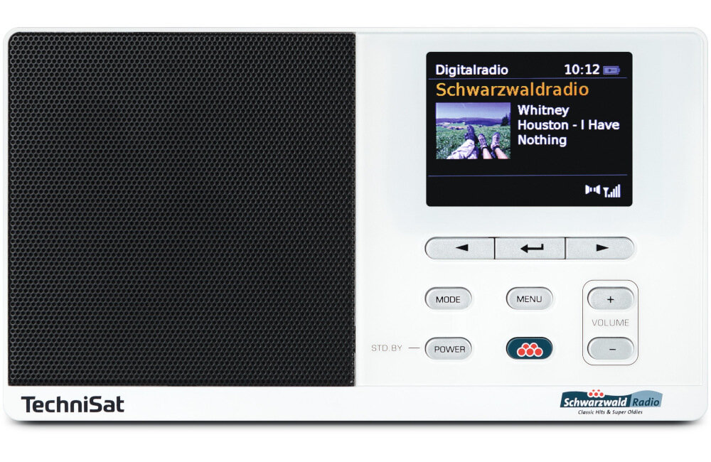 Radio TECHNISAT Digitradio 215 Biały z wyświetlaczem pokazującym \'Schwarzwaldradio\' oraz utwór \'Whitney Houston - I Have Nothing\'. Na obudowie widoczne są przyciski sterujące oraz logo \'TechniSat\'.