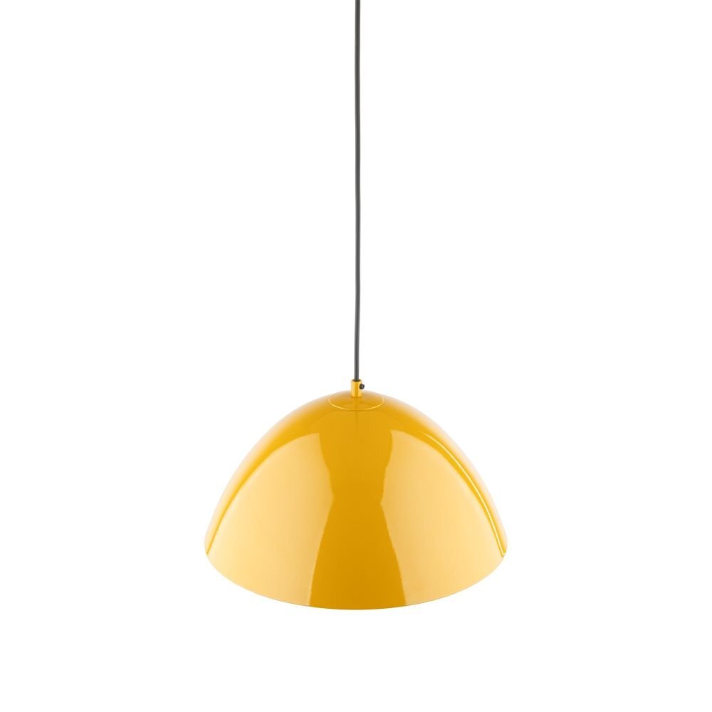 Żółta, półkulista lampa wisząca z czarnym przewodem. Powierzchnia lampy jest gładka i błyszcząca.