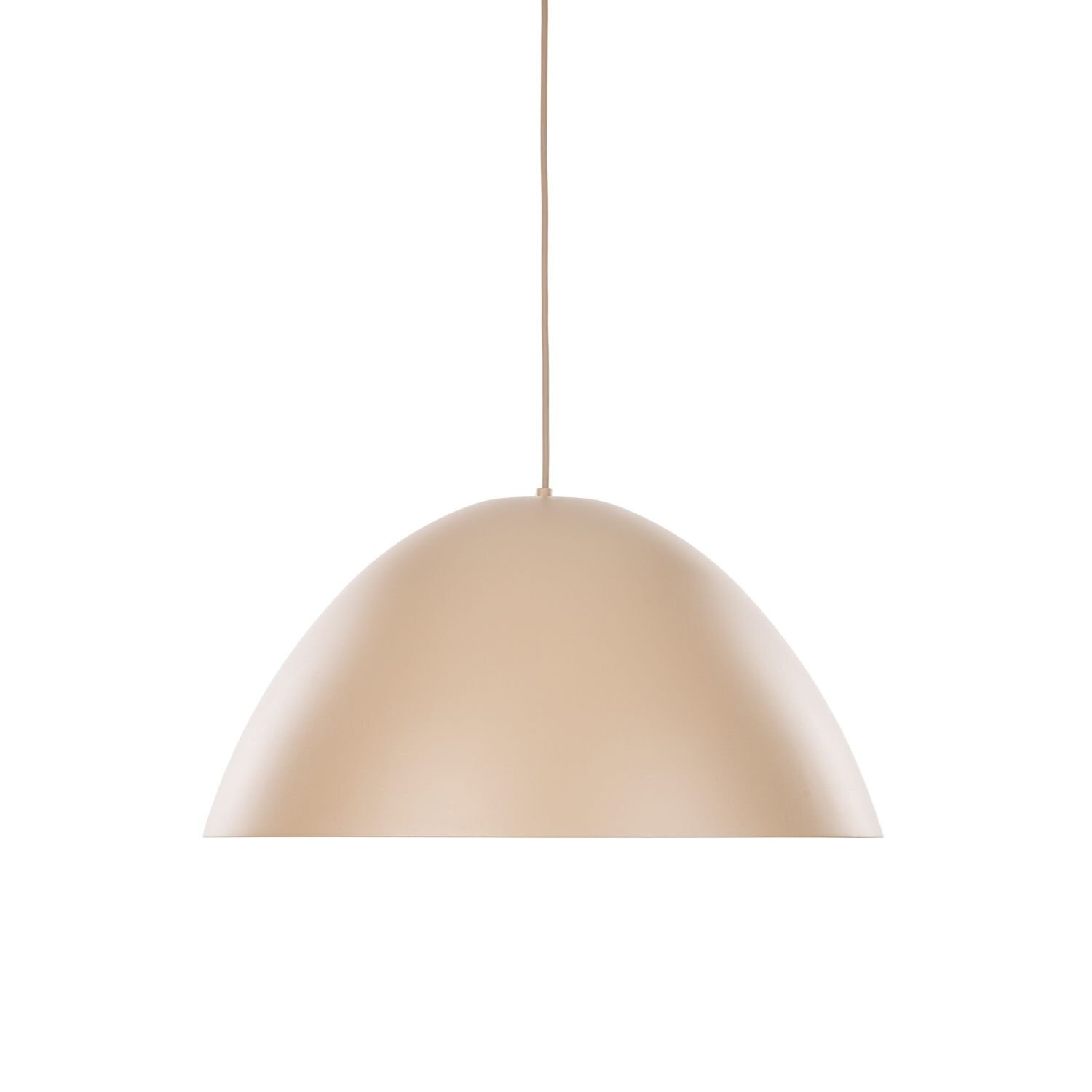 Na obrazie widoczna jest beżowa, półokrągła lampa wisząca z gładką powierzchnią. Lampa jest zawieszona na cienkim przewodzie.