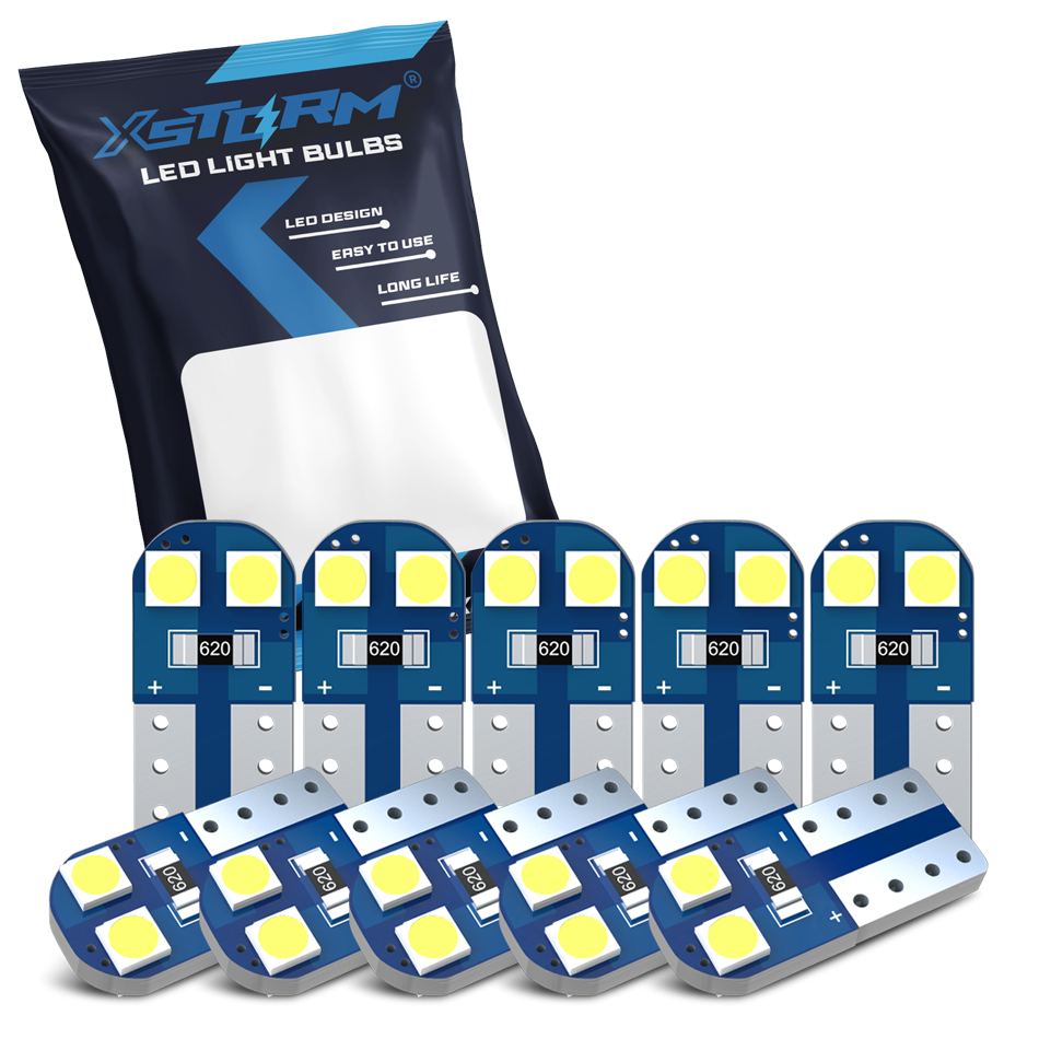Na obrazie widoczne są niebiesko-srebrne żarówki LED z oznaczeniem \'620\' oraz opakowanie z napisem \'XSTORM LED LIGHT BULBS\'.