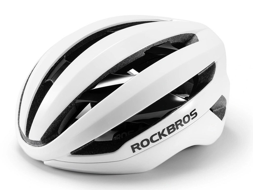 Biały kask rowerowy z napisem \'ROCKBROS\' na boku, posiadający aerodynamiczny kształt z otworami wentylacyjnymi.