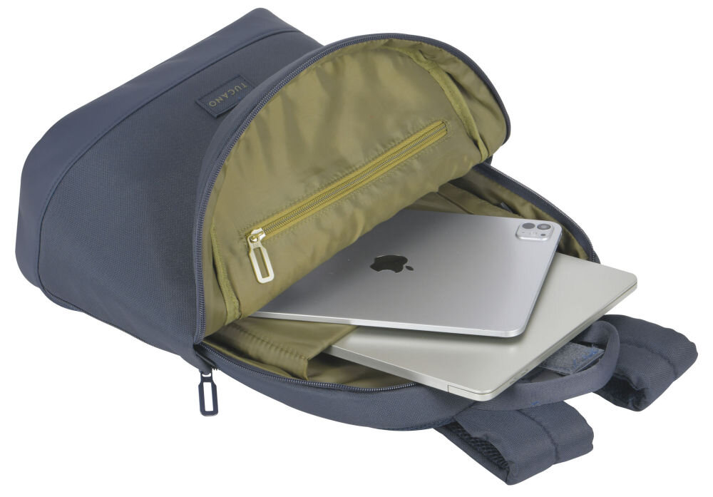 Niebieski plecak z otwartą komorą, w której znajduje się laptop i tablet. Wnętrze plecaka jest w kolorze oliwkowym z widoczną kieszenią zamykaną na zamek błyskawiczny.