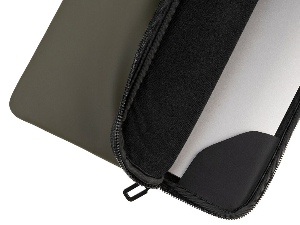 Zielone etui na laptopa z czarnym zamkiem błyskawicznym, częściowo otwarte, ukazujące wnętrze z czarną wyściółką.