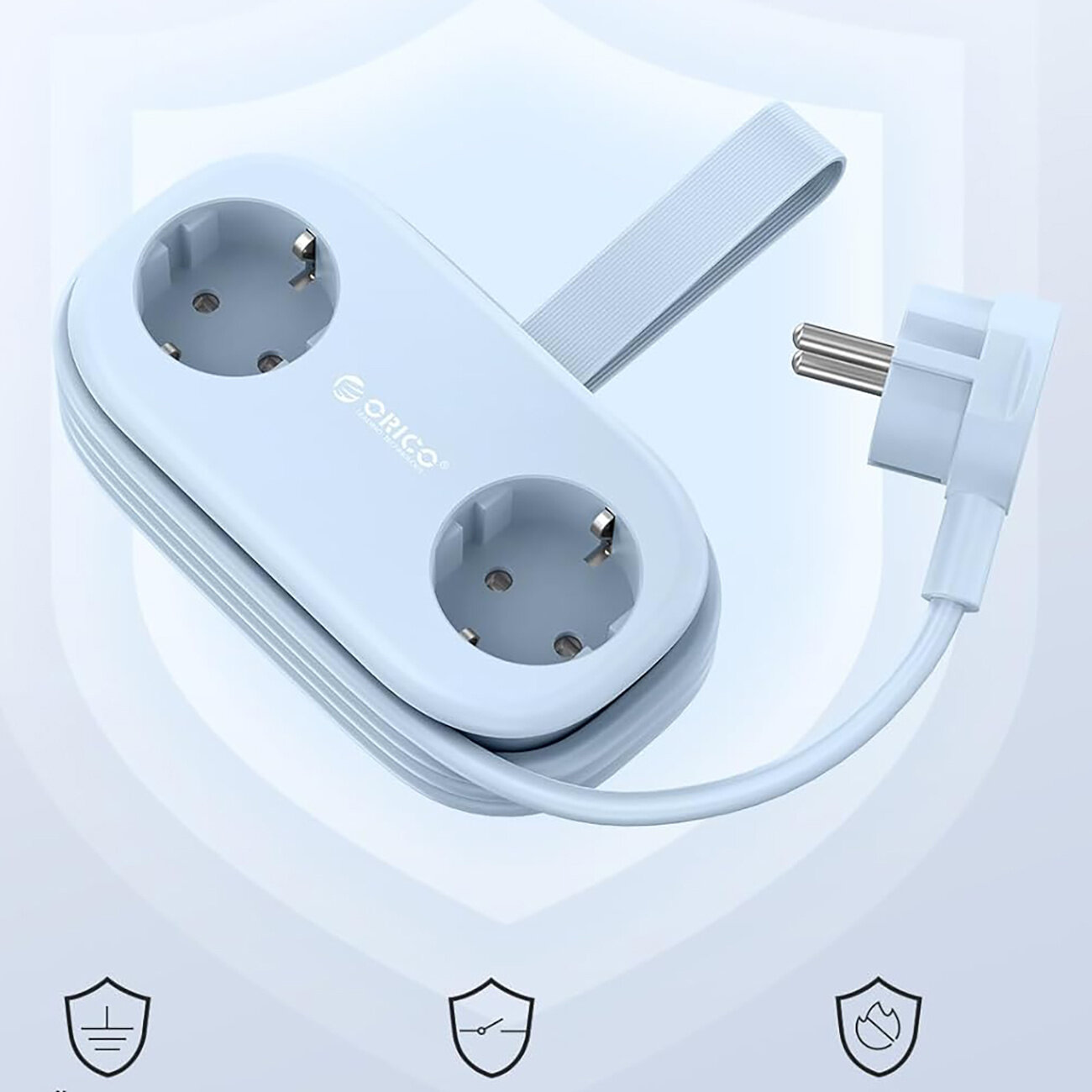 Na obrazie widoczna jest niebieska listwa zasilająca z dwoma gniazdami AC, dwoma portami USB-A i jednym portem USB-C. Na listwie znajduje się logo \'Orico\'.