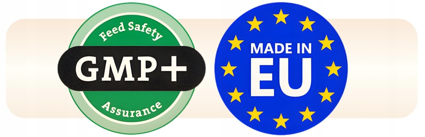 Obraz przedstawia dwa okrągłe znaki. Pierwszy z napisem \'GMP+ Feed Safety Assurance\' w zielono-białych kolorach, drugi z napisem \'MADE IN EU\' na niebieskim tle z żółtymi gwiazdami.
