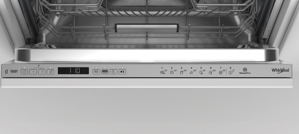 Panel sterowania zmywarki z wyświetlaczem cyfrowym pokazującym czas 1:10 oraz różnymi ikonami i przyciskami funkcyjnymi. Widoczne jest logo Whirlpool i HomeWhiz.