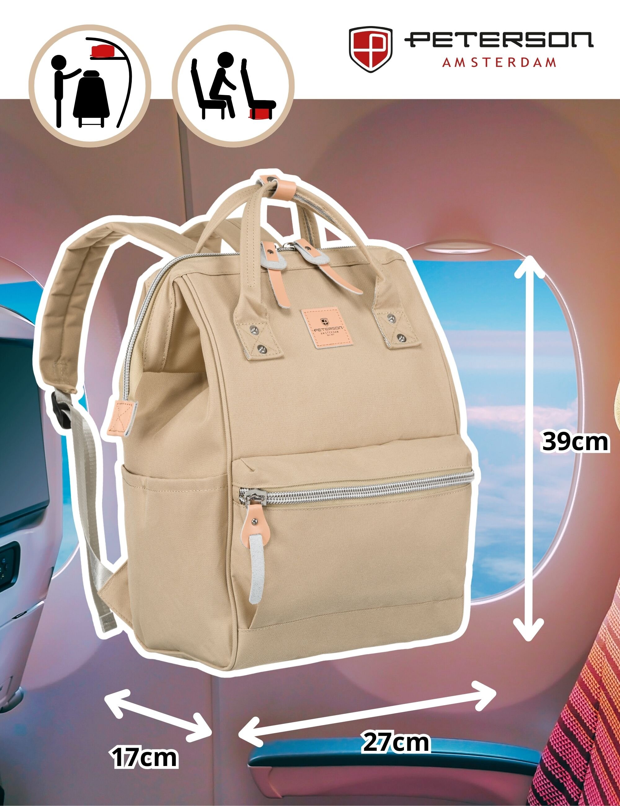 Jasnobeżowy plecak z kieszenią na zamek i uchwytami, z logo PETERSON Amsterdam. Wymiary plecaka to 39 cm wysokości, 27 cm szerokości i 17 cm głębokości.