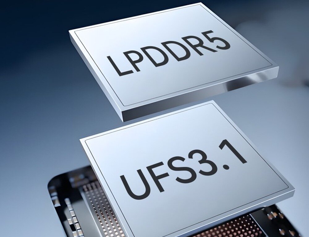 Obraz przedstawia dwa srebrne moduły z napisami \'LPDDR5\' i \'UFS3.1\'. Moduły są umieszczone na tle sugerującym technologiczną scenerię.