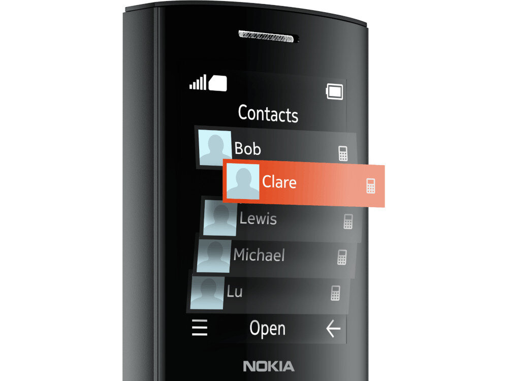 Ekran telefonu pokazuje listę kontaktów z wyróżnionym kontaktem \'Clare\'. Na dole ekranu widoczne jest logo \'NOKIA\'.