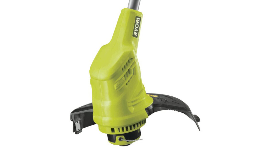 Na zdjęciu widoczna jest zielona podkaszarka elektryczna z logo \'RYOBI\' na obudowie. Urządzenie ma czarną osłonę ochronną nad głowicą tnącą.