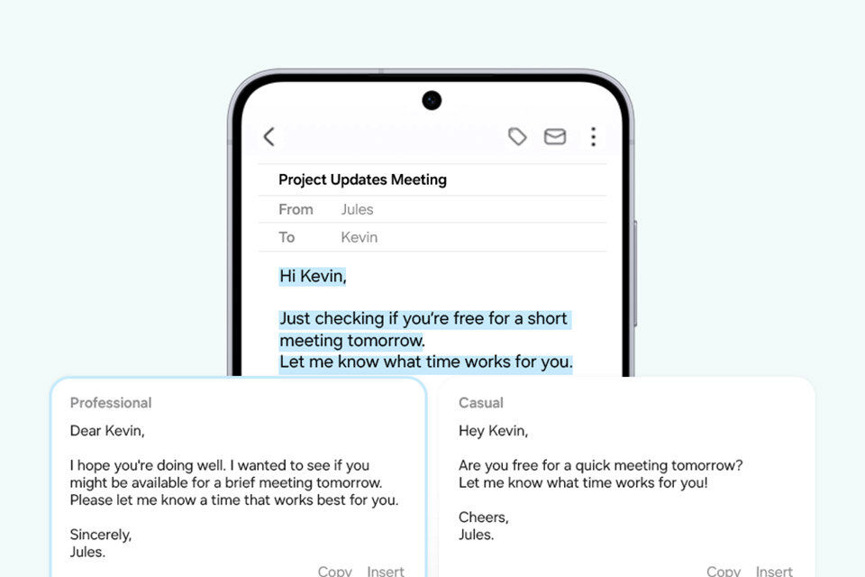Na ekranie smartfona widoczna jest aplikacja do pisania wiadomości z tekstem: \'Hi Kevin, Just checking if you\'re free for a short meeting tomorrow. Let me know what time works for you.\' Poniżej znajdują się dwie propozycje wiadomości: \'Professional\' i \'Casual\'.