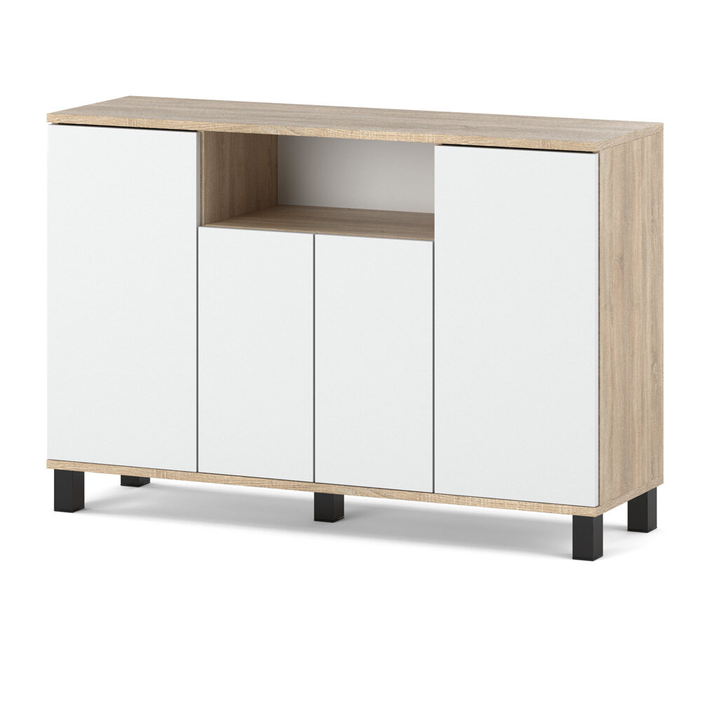Komoda z czterema białymi drzwiami i otwartą półką, wykonana z materiału w kolorze dąb sonoma. Mebel stoi na czarnych nóżkach.