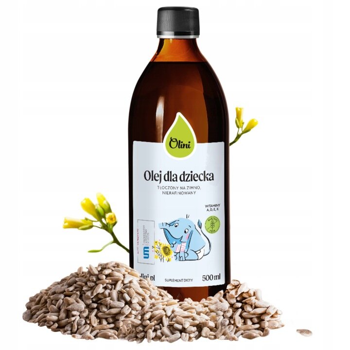 Butelka z etykietą \'Olini Olej dla dziecka, tłoczony na zimno, nierafinowany, witaminy A, D, E, K, 500 ml\'. Wokół butelki znajdują się nasiona i żółte kwiaty.