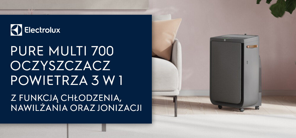 Na obrazie znajduje się oczyszczacz powietrza obok jasnej sofy. Po lewej stronie widoczny jest tekst: \'Electrolux PURE MULTI 700 OCZYSZCZACZ POWIETRZA 3 W 1 Z FUNKCJĄ CHŁODZENIA, NAWILŻANIA ORAZ JONIZACJI\'.