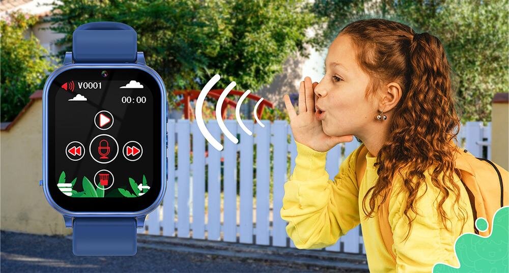 Na obrazie widoczny jest smartwatch z niebieskim paskiem, na którego ekranie wyświetlane są ikony i tekst \'V0001\'. Obok stoi dziecko w żółtej bluzie, które wydaje się mówić w kierunku zegarka.