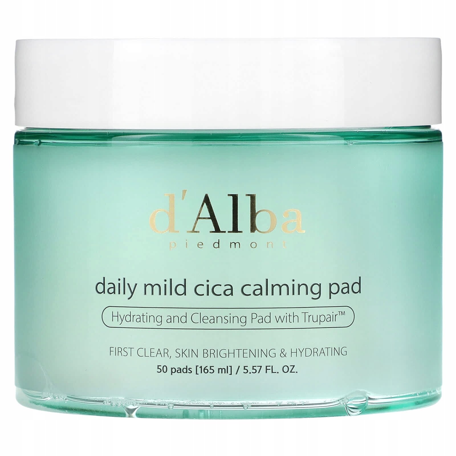 Opakowanie produktu d\'Alba daily mild cica calming pad, zawierające 50 płatków tonizujących. Na etykiecie widnieje napis: \'Hydrating and Cleansing Pad with Trupair™\'.