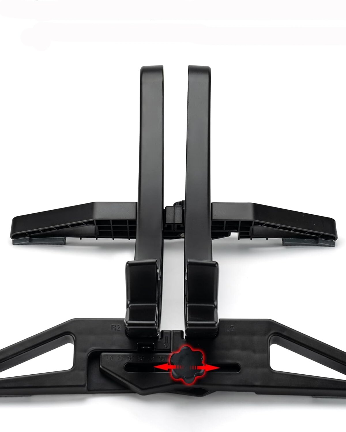 Czarny stojak na rower z dwoma ramionami i podstawą, na której widoczny jest czerwony symbol strzałki. Na podstawie znajdują się oznaczenia \'F12\' i \'L2\'.