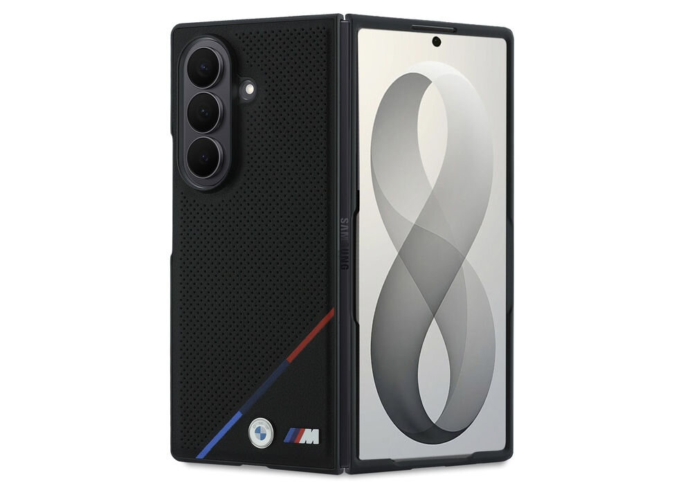 Czarne etui z perforowaną powierzchnią i trójkolorowym paskiem oraz logo \'M\' na dole. Obok etui widoczny jest telefon z wyświetlaczem pokazującym szary symbol przypominający cyfrę osiem.