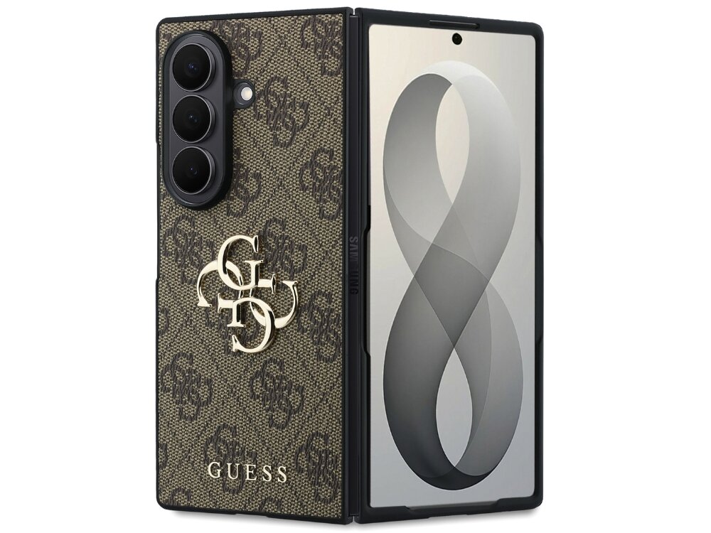 Etui na telefon z brązowym wzorem i dużym logo \'GUESS\' oraz ozdobnym emblematem. Obok widoczny jest ekran telefonu z wyświetlonym dużym numerem osiem.