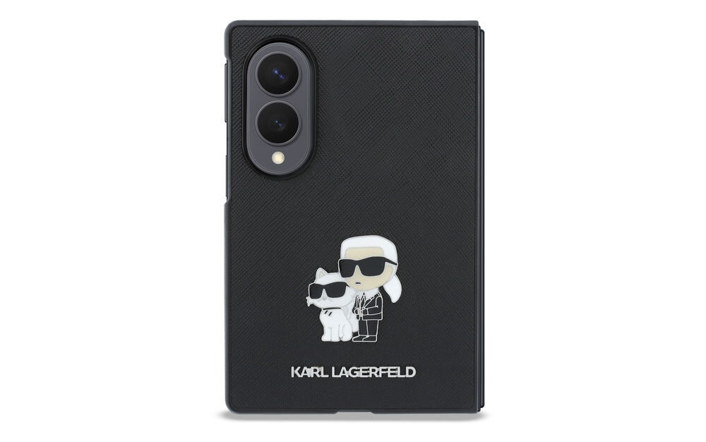 Czarne etui z grafiką przedstawiającą postacie w okularach przeciwsłonecznych oraz napisem \'KARL LAGERFELD\' na dole. Etui posiada wycięcie na dwa obiektywy aparatu.