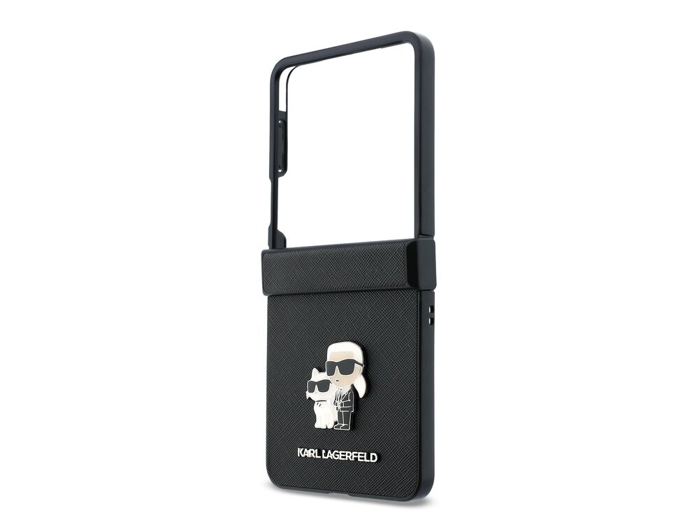 Czarne etui na telefon z grafiką przedstawiającą postać w okularach przeciwsłonecznych i kota. Na dole widoczny jest napis \'KARL LAGERFELD\'.