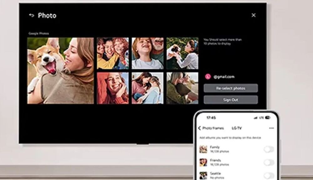 Na ekranie telewizora wyświetlanych jest dziewięć miniatur zdjęć z aplikacji Google Photos. Obok znajduje się smartfon z otwartą aplikacją, pokazującą listę albumów do wyboru na telewizorze LG TV.