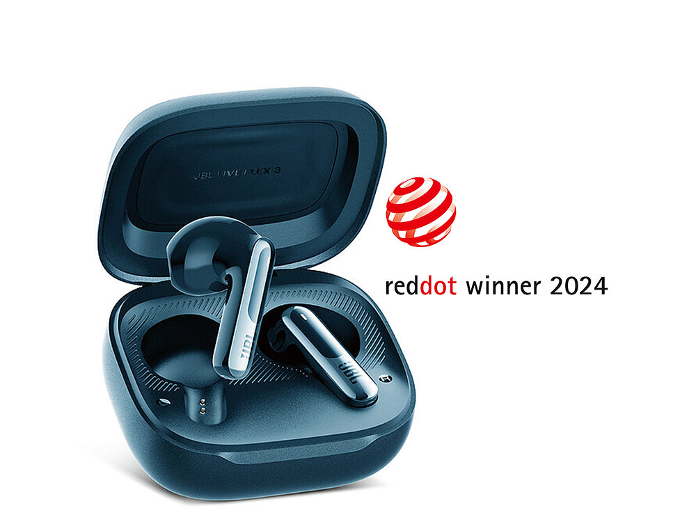 Na obrazie widoczne są czarne słuchawki douszne w otwartym etui z napisem \'JBL LIVE FLEX 3\'. Obok znajduje się logo z napisem \'reddot winner 2024\'.
