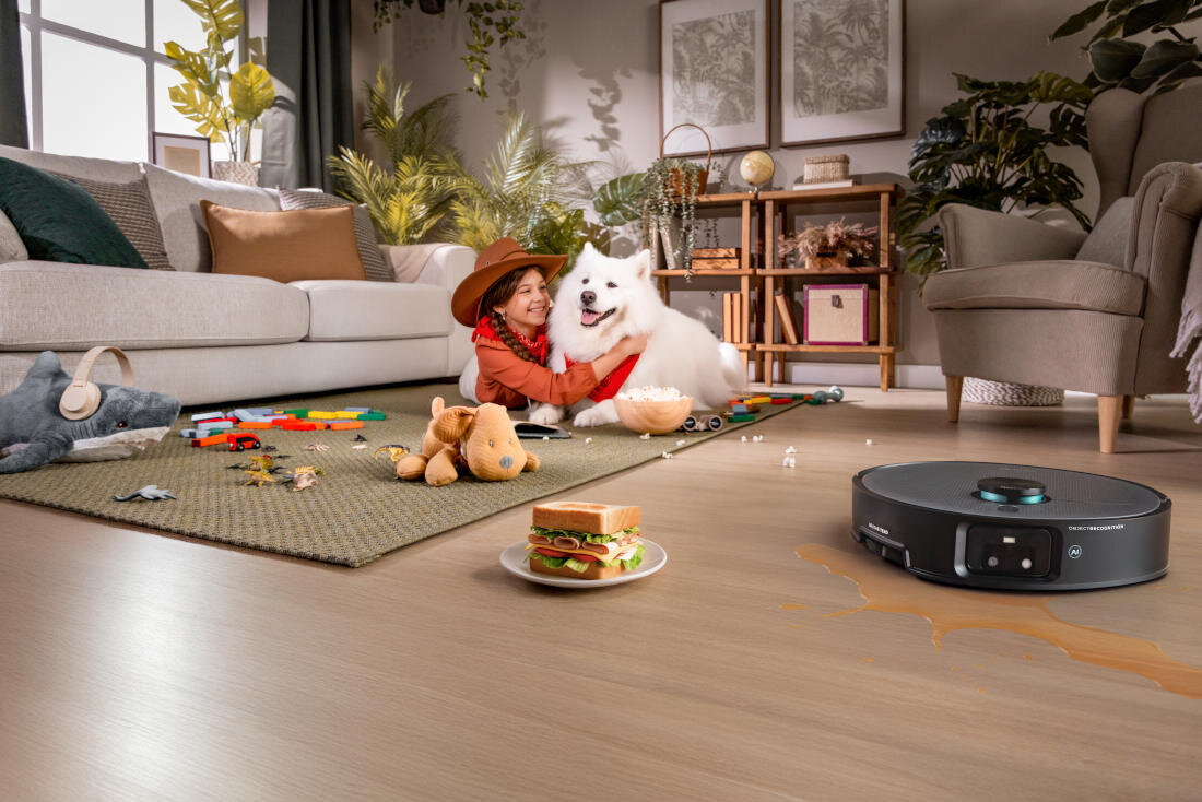 Robot sprzątający CECOTEC Conga X100 zdjęcie lifestyle Analiza przestrzeni w czasie System SI bez ciągłego nadzorowania