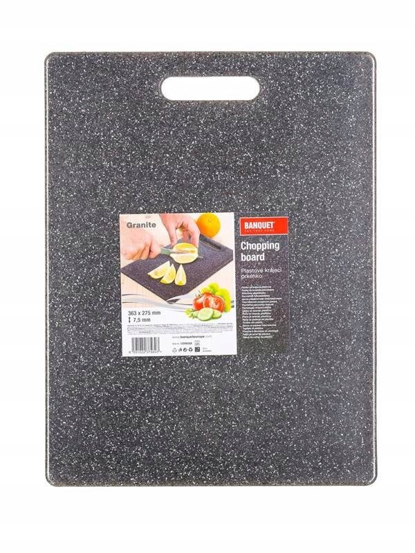 Plastikowa deska do krojenia o wyglądzie granitu z uchwytem, z etykietą zawierającą zdjęcie krojonych cytryn i pomidorów oraz tekst \'BANQUET Chopping board\'.
