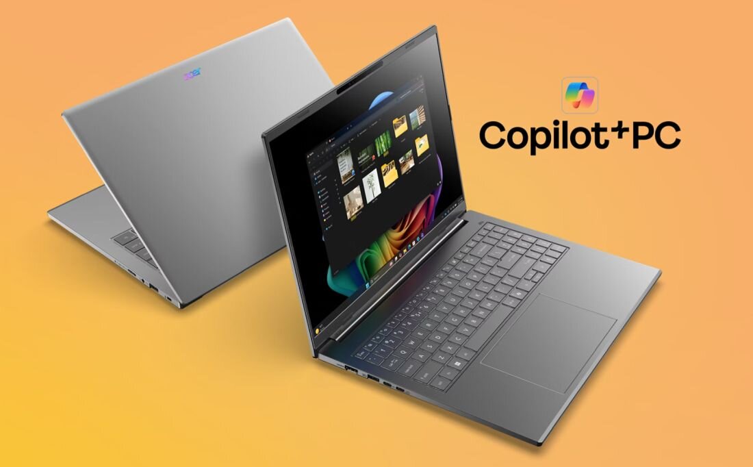 Dwa laptopy na pomarańczowym tle, jeden otwarty z widocznym ekranem i klawiaturą, drugi zamknięty z widocznym logo. Obok napis \'Copilot+PC\'.
