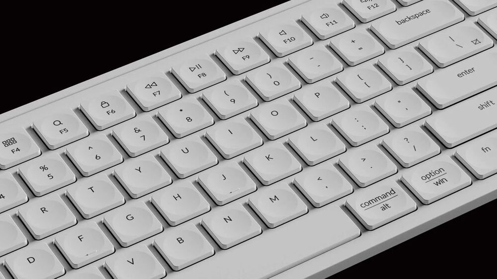 KEYCHRON B1 Pro wklęsłe keycapy - zbliżenie na keycapy