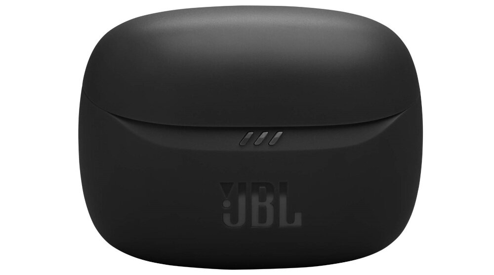 Czarne etui na słuchawki z logo JBL na przodzie. Etui ma gładką powierzchnię i zaokrąglone krawędzie.