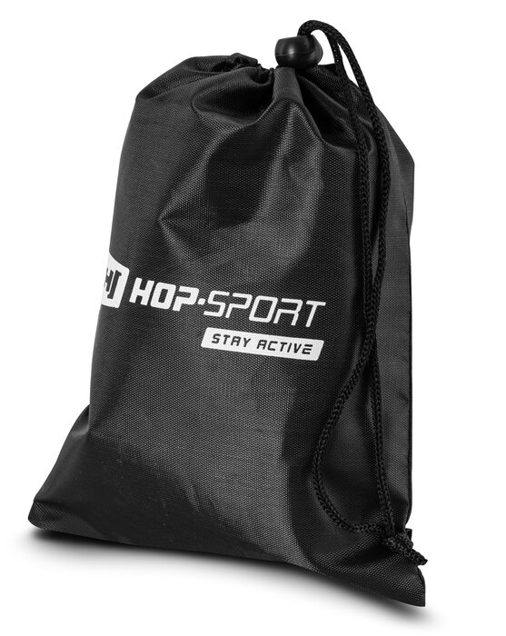 Czarny worek z logo \'HOP-SPORT\' i napisem \'STAY ACTIVE\', zamykany na sznurek z plastikowym zaciskiem.