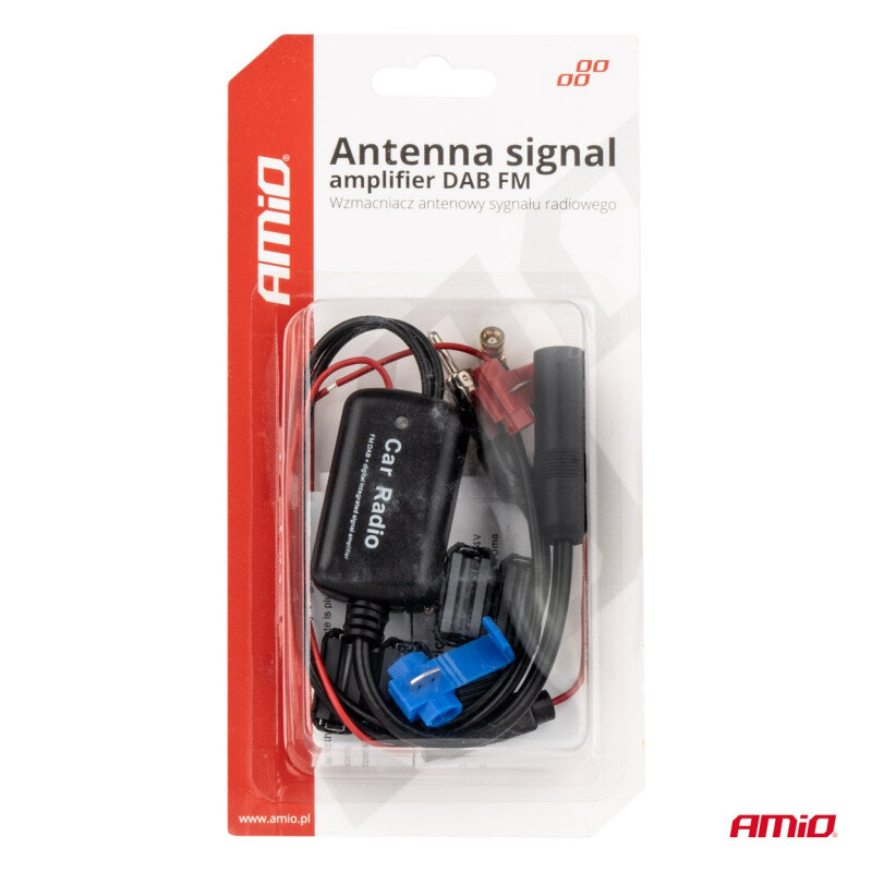 Opakowanie produktu z napisem \'Antenna signal amplifier DAB FM Wzmacniacz antenowy sygnału radiowego\'. Wewnątrz znajduje się czarny moduł z napisem \'Car Radio\' oraz przewody z różnymi złączami.