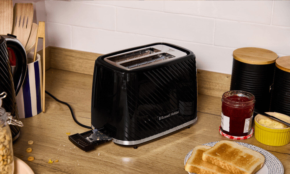 Toster RUSSELL HOBBS Birch 28721-56 Czarny zdjęcie lifestyle Design z charakterem