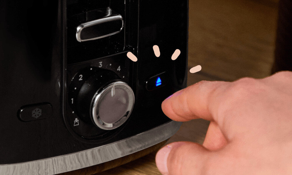 Toster RUSSELL HOBBS Birch 28721-56 Czarny zdjęcie lifestyle Wskaźnik działania