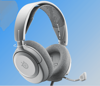 Białe słuchawki nauszne z mikrofonem, z widocznym logo SteelSeries na nauszniku. Tło jest niebieskie z gradientem.