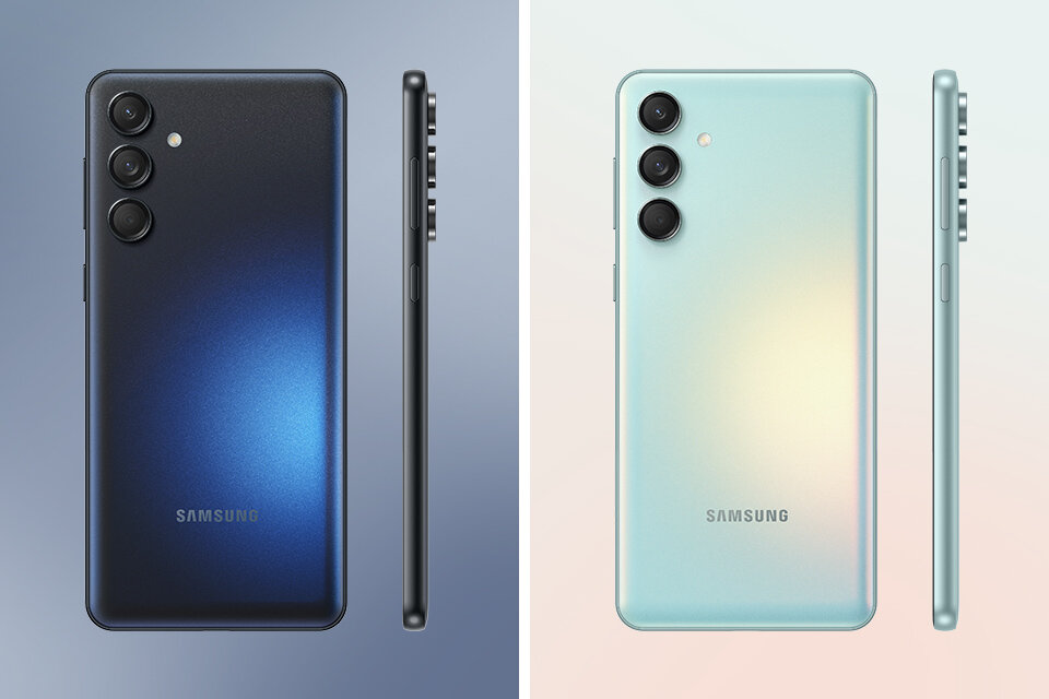Obraz przedstawia dwa smartfony z tyłu i z boku, jeden w kolorze niebieskim, drugi w zielonym. Na obu widoczne są trzy aparaty i logo \'SAMSUNG\'.