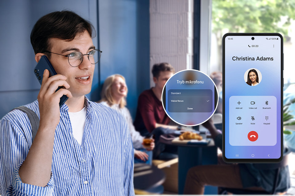 Mężczyzna rozmawia przez smartfon, a obok widoczny jest ekran innego telefonu z interfejsem połączenia z osobą o imieniu Christina Adams. Na ekranie telefonu widoczny jest tekst \'Tryb mikrofonu\' z opcjami \'Standard\' i \'Voice Focus\'.