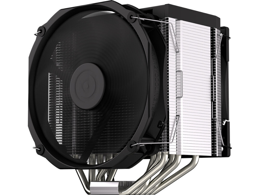 Na obrazie widoczny jest system chłodzenia CPU z dużym wentylatorem i metalowymi żeberkami. Produkt ma czarną obudowę wentylatora i srebrne rurki cieplne.