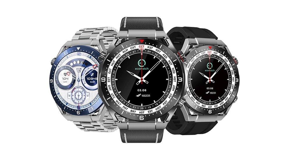 Trzy smartwatche z okrągłymi tarczami, każdy z innym paskiem: metalowym, skórzanym i gumowym. Na tarczy środkowego zegarka widoczny jest napis \'ECOWATCH\' oraz data \'03.08\' i liczba \'10231\'.