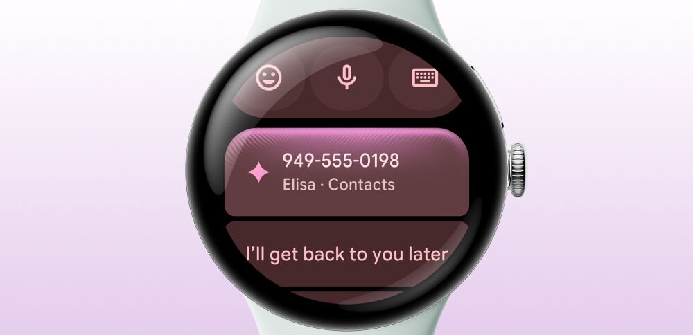 Smartwatch z okrągłym wyświetlaczem pokazuje ekran z numerem telefonu 949-555-0198, nazwą \'Elisa - Contacts\' oraz wiadomością \'I\'ll get back to you later\'.