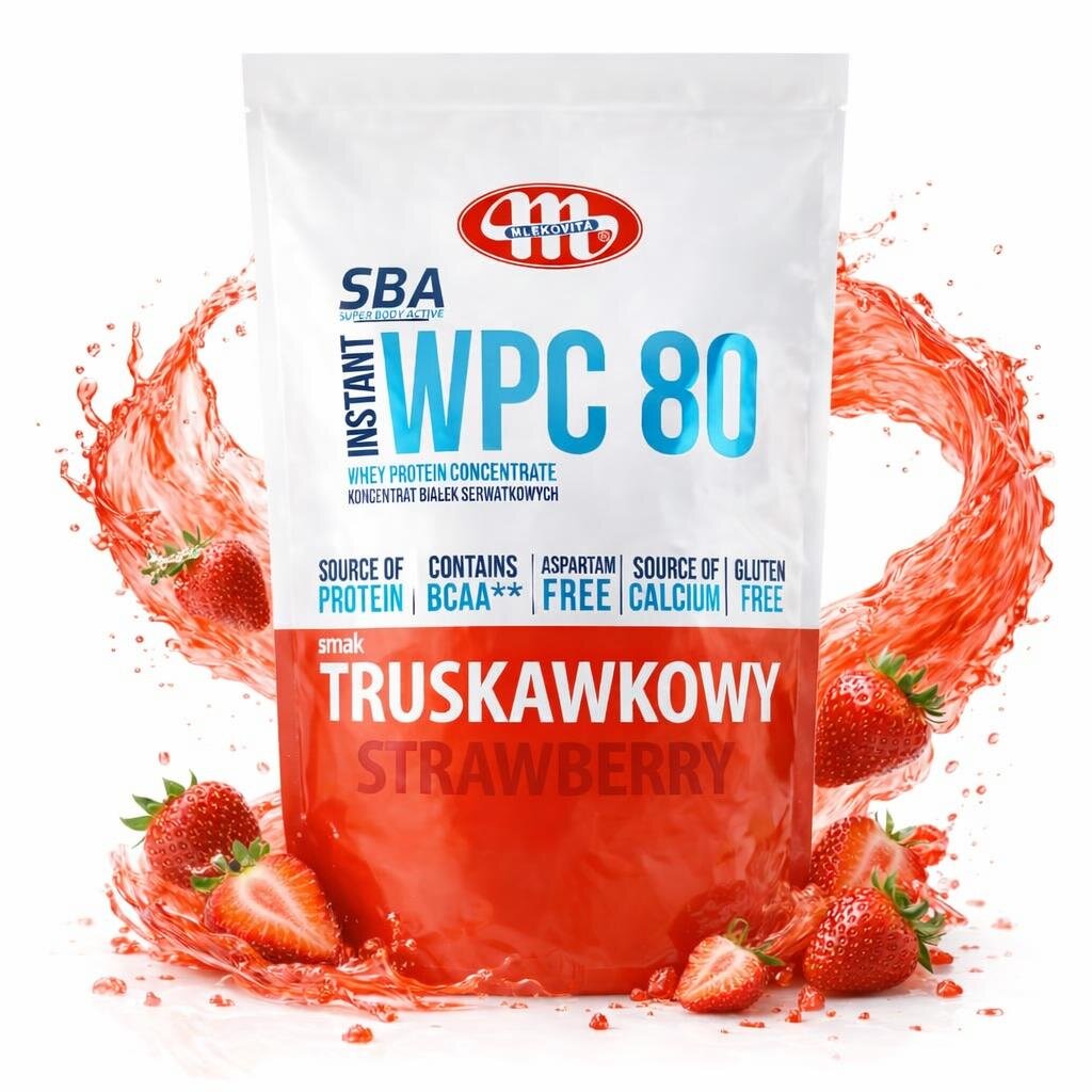 Opakowanie białka serwatkowego WPC 80 o smaku truskawkowym z logo Mlekovita. Na opakowaniu widnieją napisy: \'SBA Super Body Active\', \'INSTANT WPC 80\', \'Whey Protein Concentrate\', \'Koncentrat białek serwatkowych\', \'Source of Protein\', \'Contains BCAA**\', \'Aspartam Free\', \'Source of Calcium\', \'Gluten Free\', \'smak TRUSKAWKOWY STRAWBERRY\'.