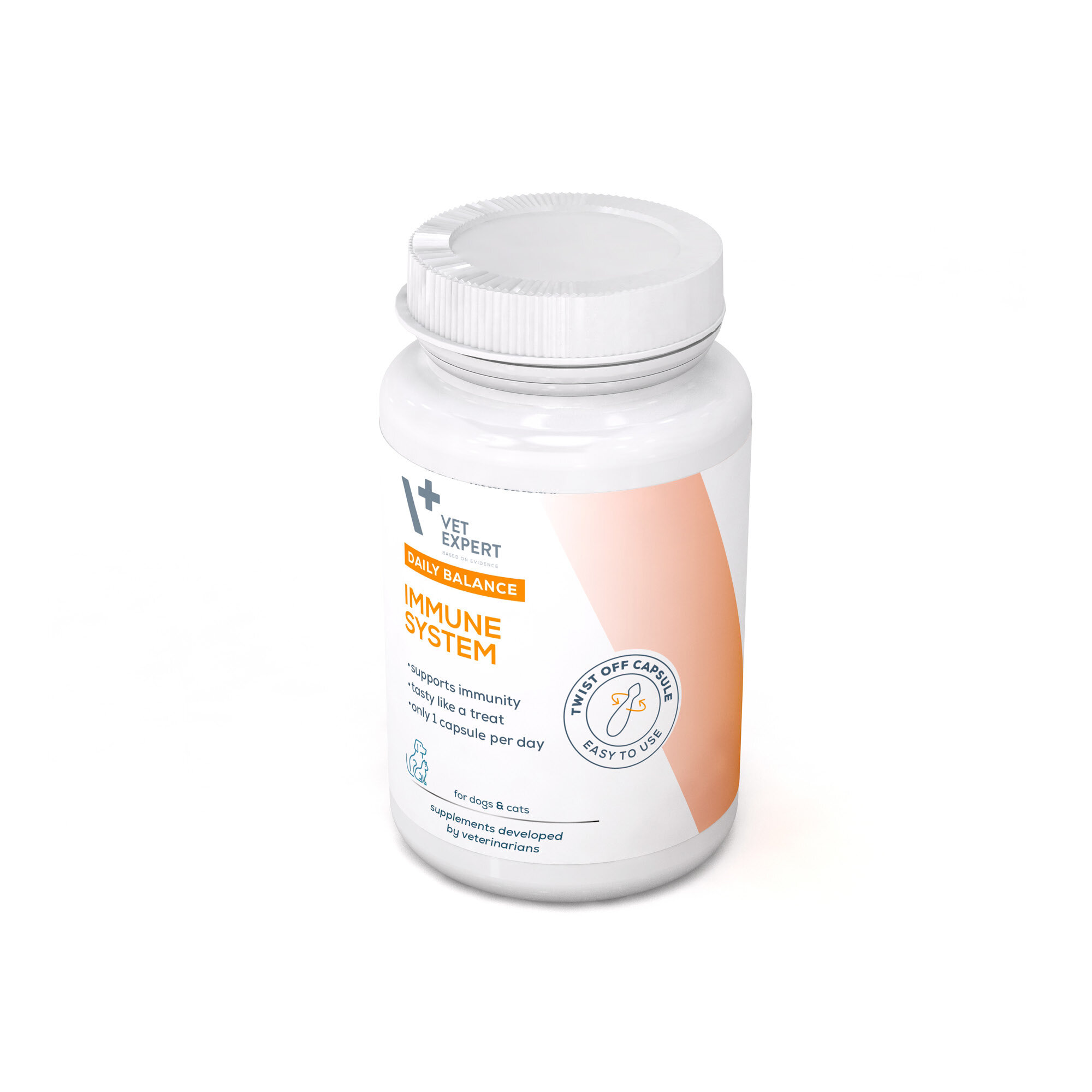 Biała butelka z etykietą \'Vet Expert Daily Balance Immune System\' oraz informacjami o wsparciu odporności dla psów i kotów. Na etykiecie znajduje się również symbol kapsułki Twist Off i napis \'Easy to use\'.