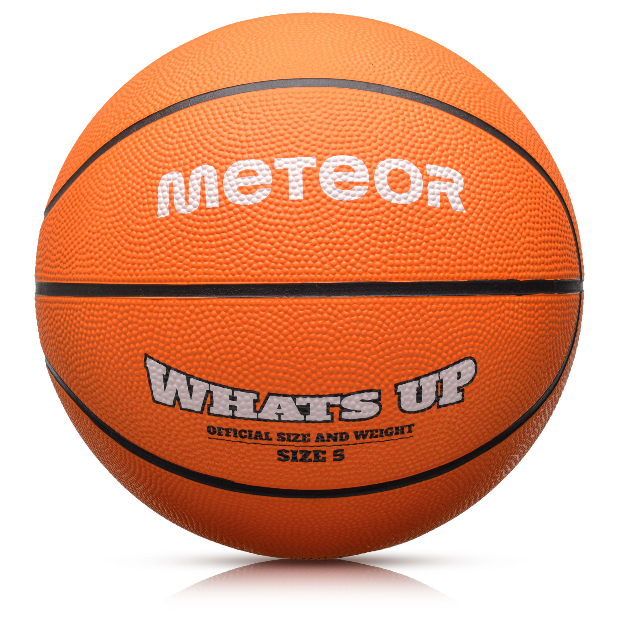 Pomarańczowa piłka do koszykówki z widocznym logo \'METEOR\' oraz napisem \'WHAT\'S UP OFFICIAL SIZE AND WEIGHT SIZE 5\'.