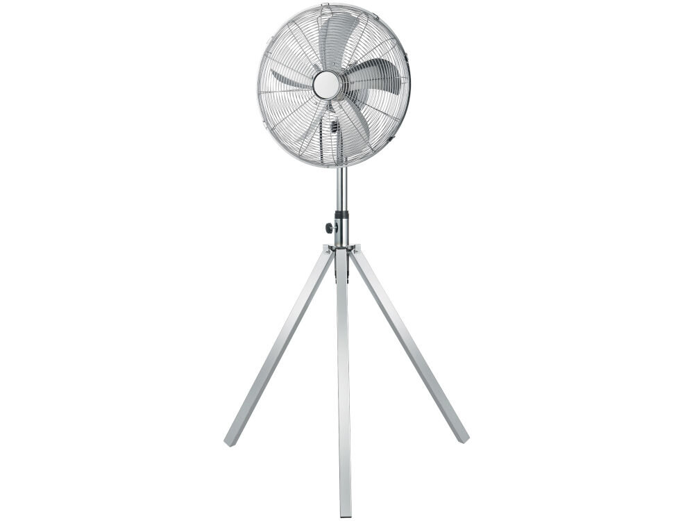 Chromowany wentylator na trójnogu z pięcioma łopatkami i regulacją wysokości. Produkt ma nowoczesny design i metaliczną powierzchnię.