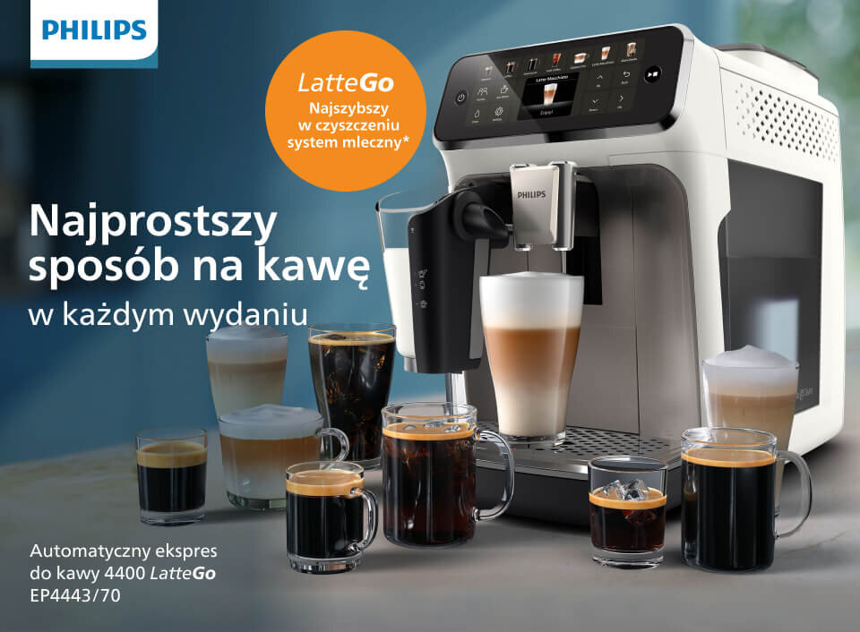 Na obrazie widoczny jest ekspres do kawy z logo PHILIPS, otoczony różnymi filiżankami z kawą. Tekst na obrazie: \'Najprostszy sposób na kawę w każdym wydaniu\', \'Automatyczny ekspres do kawy 4400 LatteGo EP4443/70\', \'LatteGo Najszybszy w czyszczeniu system mleczny*\'.