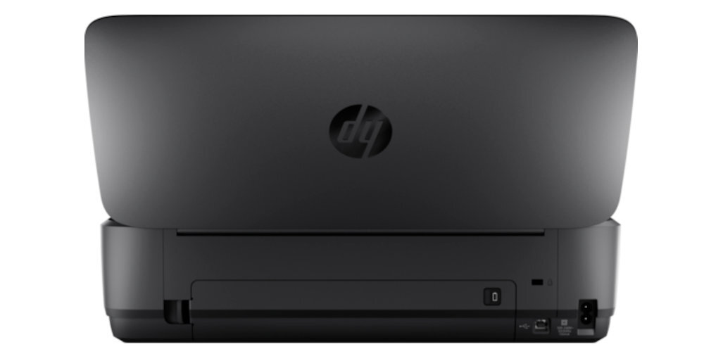 Czarne urządzenie wielofunkcyjne z widocznym logo HP na pokrywie. Na dolnej części znajdują się porty i przyciski sterujące.
